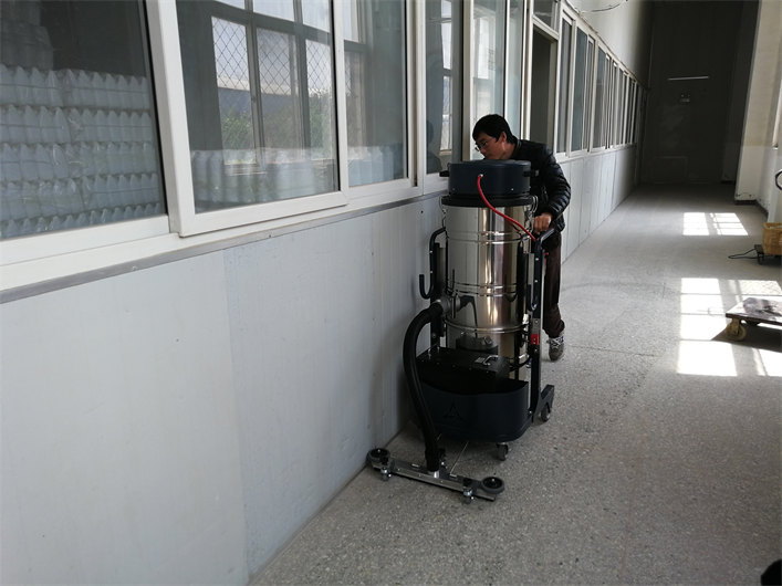 AL1580P锂电电瓶式吸尘器(图4)