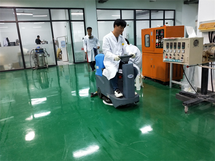 AL70驾驶式洗地机(图2)