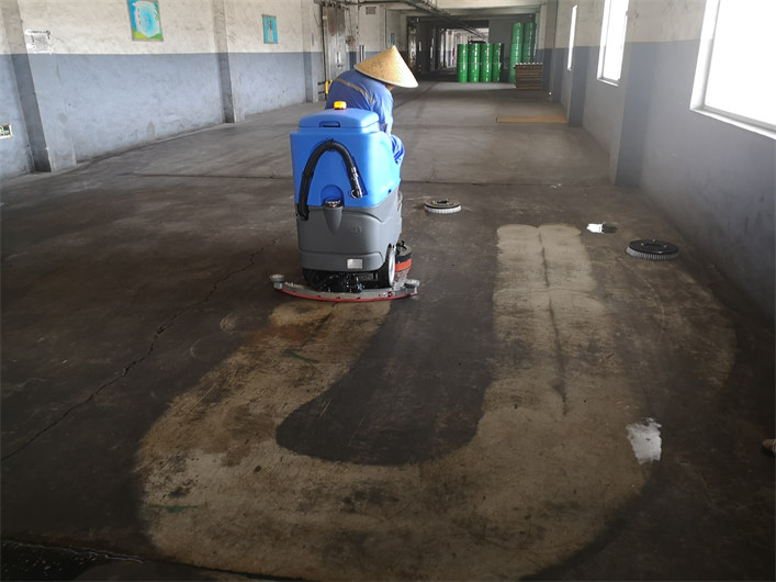 AL80驾驶洗地机(图4)