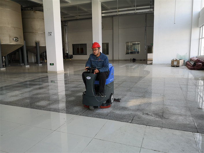 AL80驾驶洗地机(图6)
