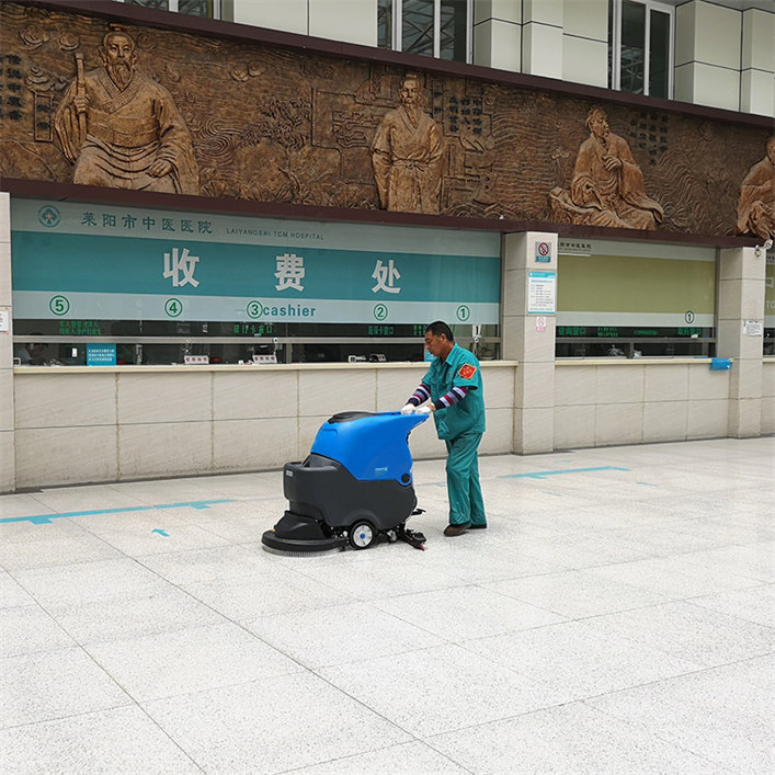 R56BT自走式洗地机(图1)