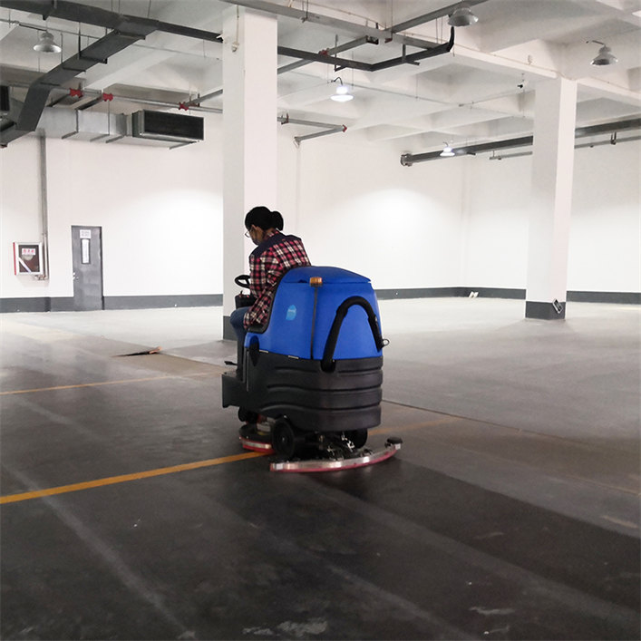 RQQ中型驾驶洗地车(图2)