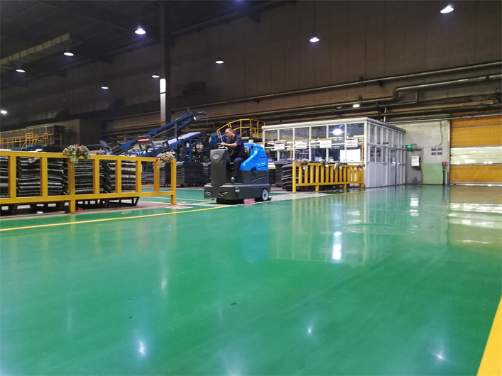 R180大奔大型驾驶式洗地机(图1)