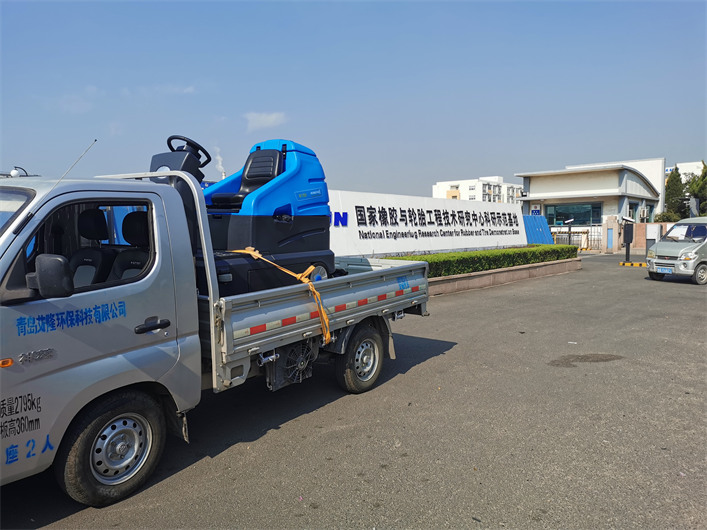 R180大奔大型驾驶式洗地机(图6)