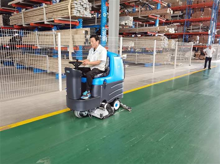 R125BTR80驾驶式洗扫一体机(图8)