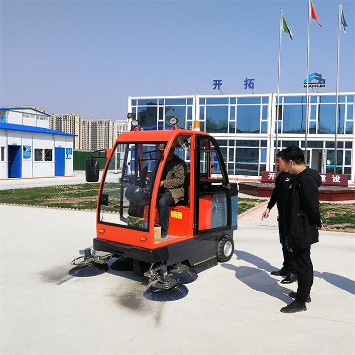 ALS2000驾驶全封闭扫地车(图8)
