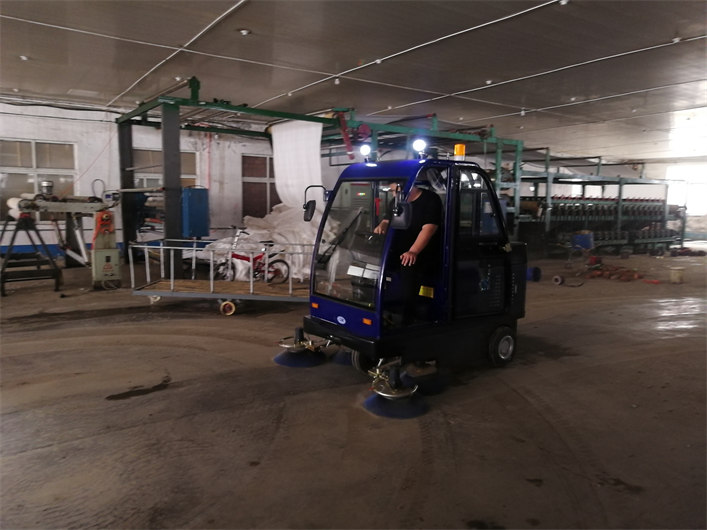 ALS2000驾驶全封闭扫地车(图4)