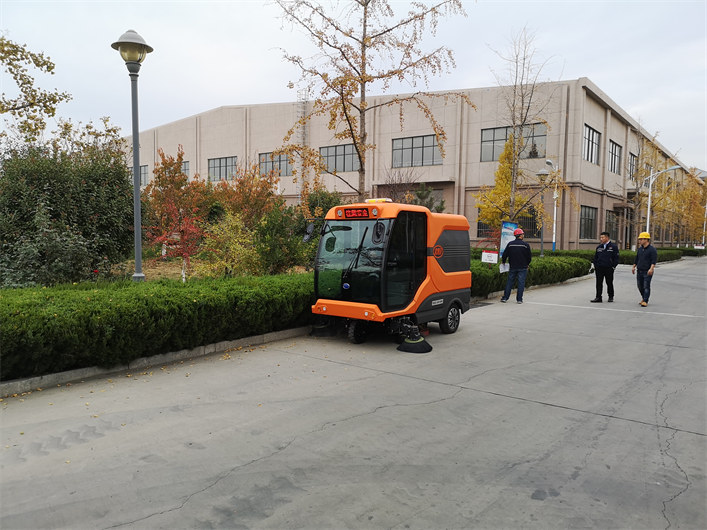 3LS液压自卸驾驶扫地车(图3)