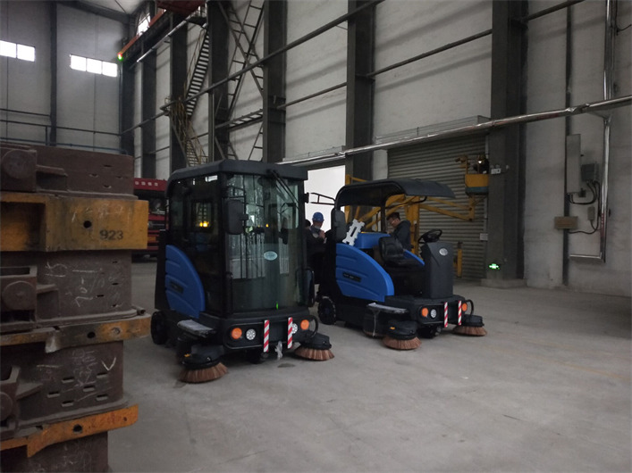 RZQXS重骑兵驾驶扫地车(图8)